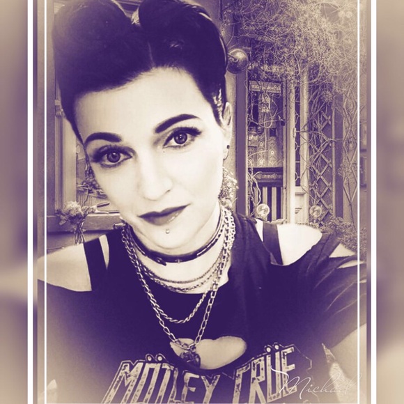 Meet your Poshers, Nikki, Bam and Squeak! 🐆 🐈 - Picture 3 of 8